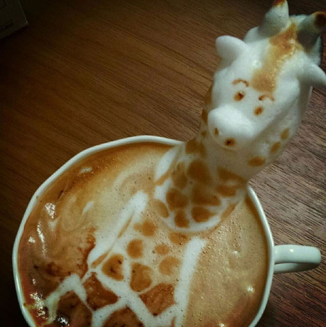 Arta 3D cu spuma de lapte in cafea
