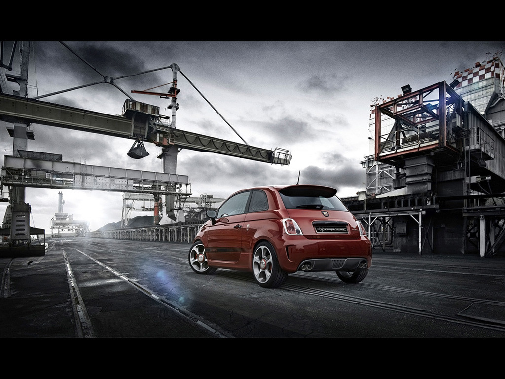 2014-Abarth-595-Static-2-1024x768