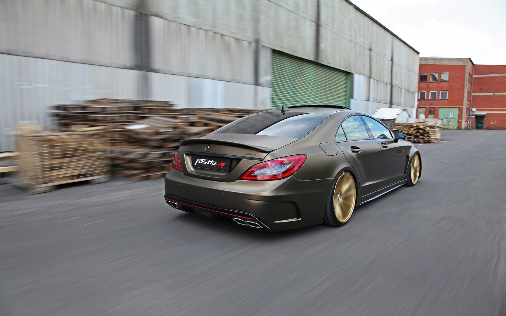 2014-fostla-de-Mercedes-Benz-CLS-350-CDI-Motion-2-1680x1050