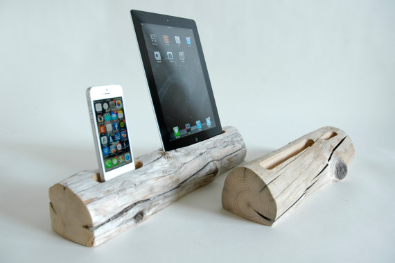 Driftwood Dock, suport de lemn unic pentru tabletă și smartphone