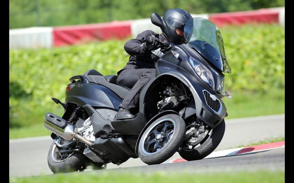 2014-piaggio-mp3-500-motion-8-1680x1050
