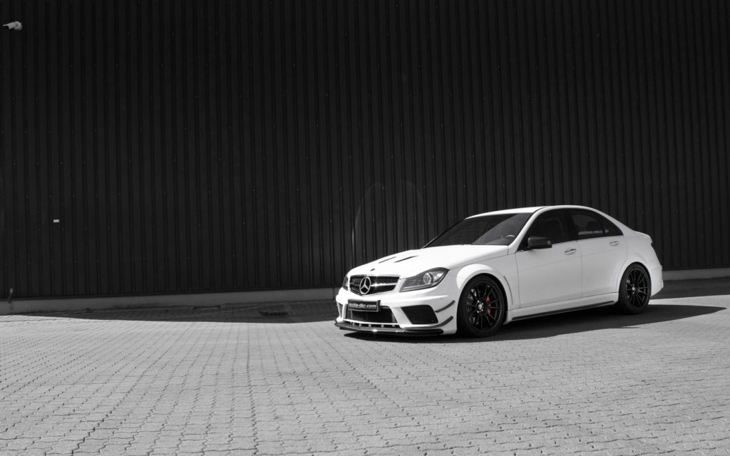 2014-mcchip-dkr-mercedes-benz-c-63-amg-mc8xx-static-8-1680x1050