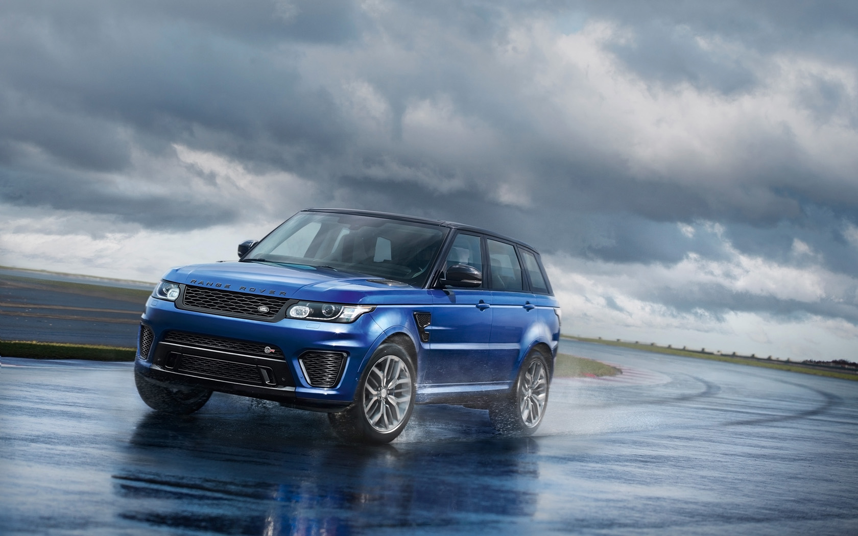 2015-Land-Rover-Range-Rover-Sport-SVR-Motion-4-1680x1050 Land Rover Range