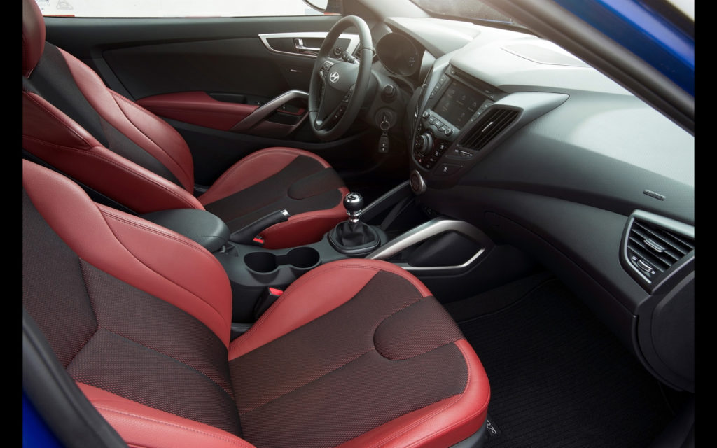2015-Hyundai-Veloster-Turbo-R-Spec-Interior-1-1680x1050