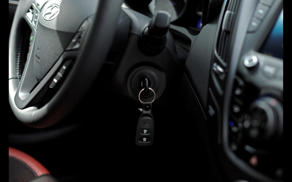2015-Hyundai-Veloster-Turbo-R-Spec-Interior-8-1680x1050