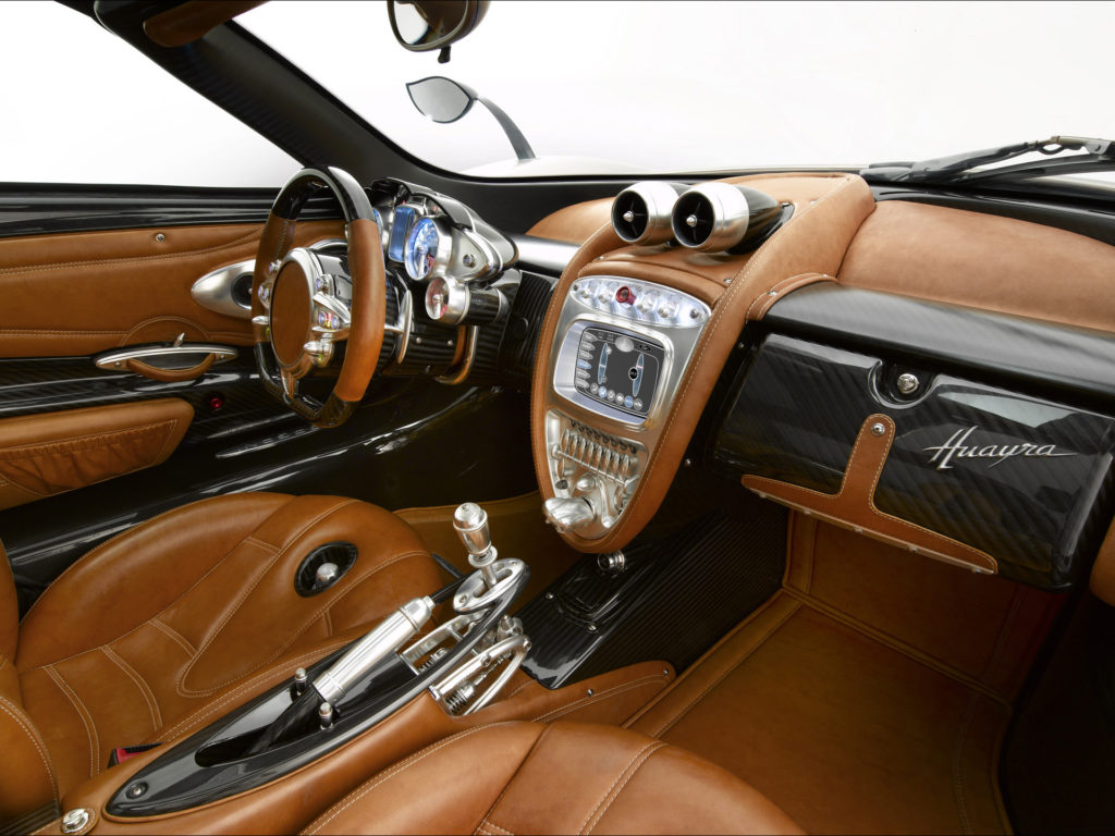 2011-Pagani-Huayra-Dashboard-1920x1440