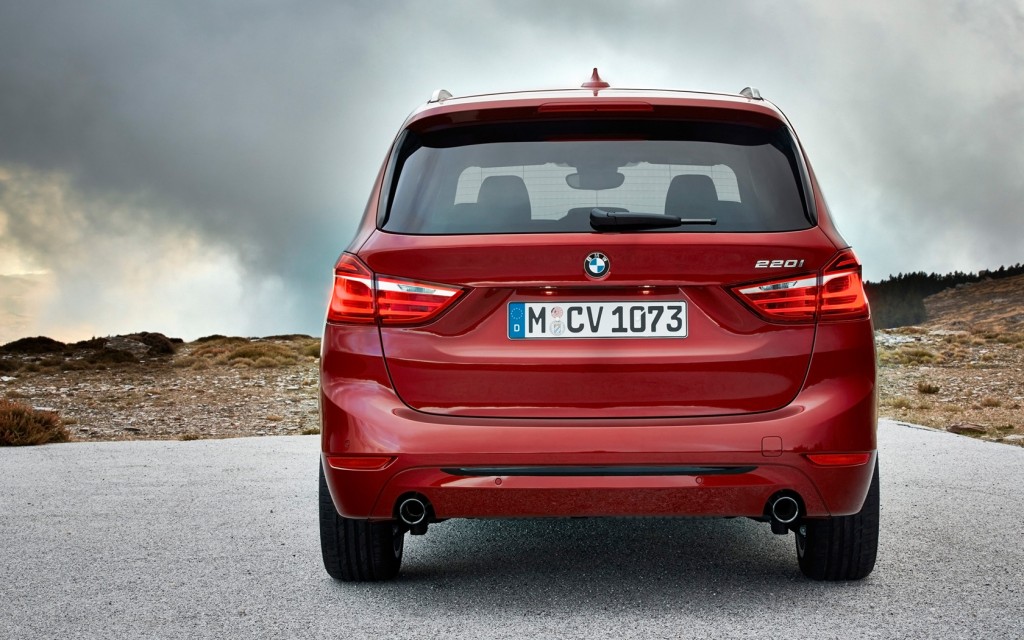 2015-BMW-2-Series-Gran-Tourer-220i-2-1680x1050