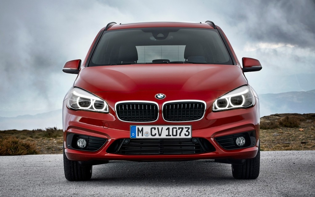 2015-BMW-2-Series-Gran-Tourer-220i-3-1680x1050