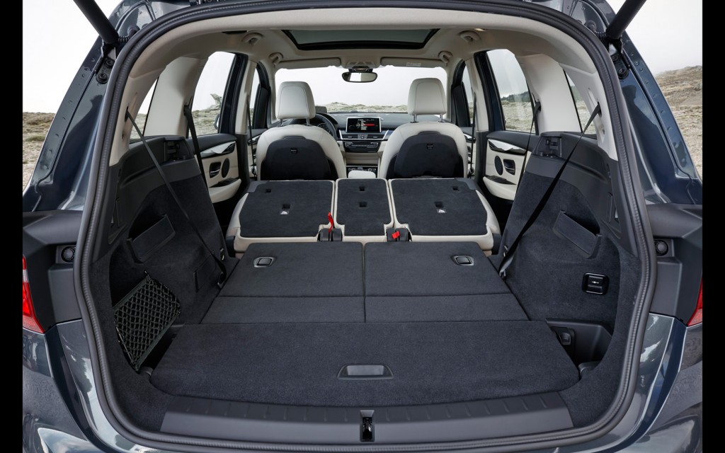 2015-BMW-2-Series-Gran-Tourer-Interior-1-1680x1050