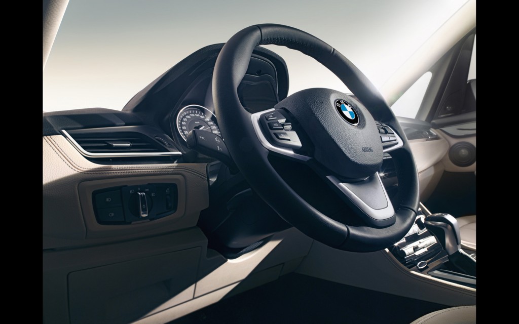 2015-BMW-2-Series-Gran-Tourer-Interior-27-1680x1050