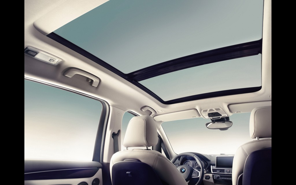2015-BMW-2-Series-Gran-Tourer-Interior-29-1680x1050