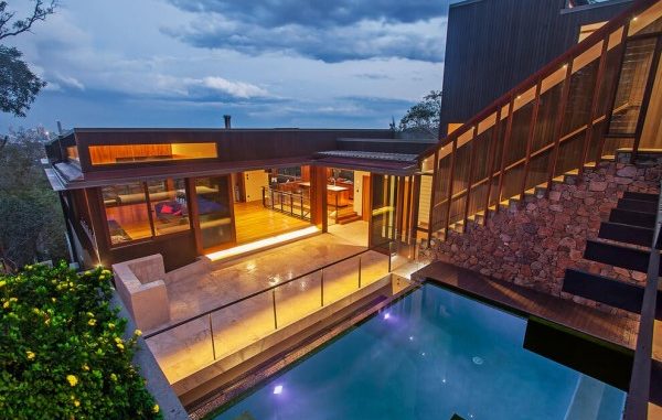 02two-story-pool-deck-600x400