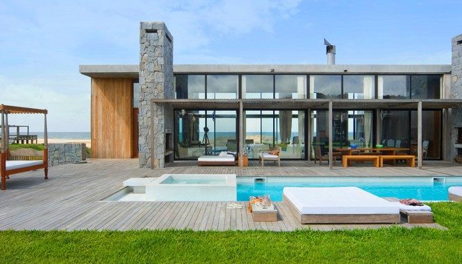 1Pool-decked-area-with-jaccuzzi-665x446