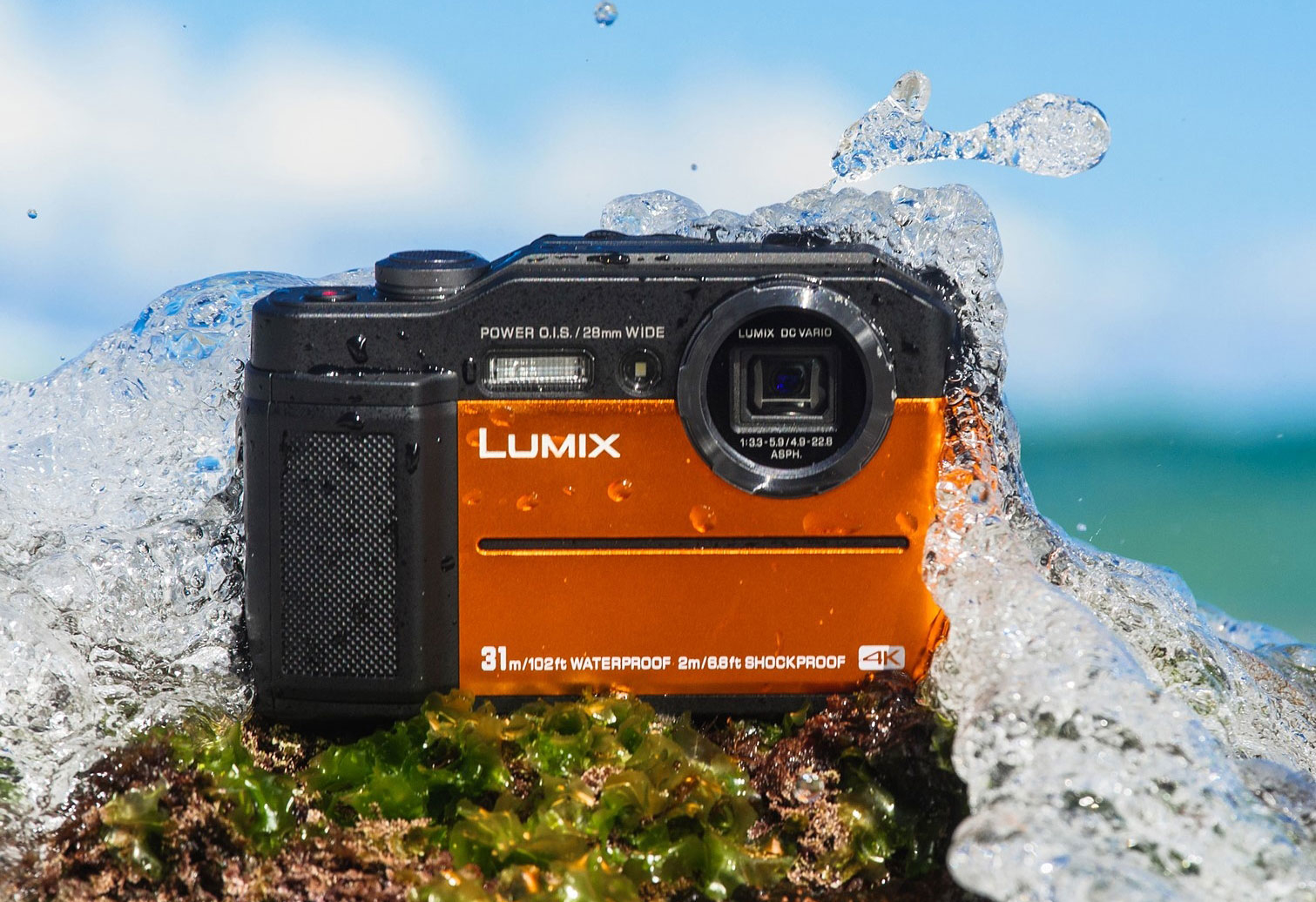 Camera Panasonic care rezistă la îngheț, șocuri și sub apă