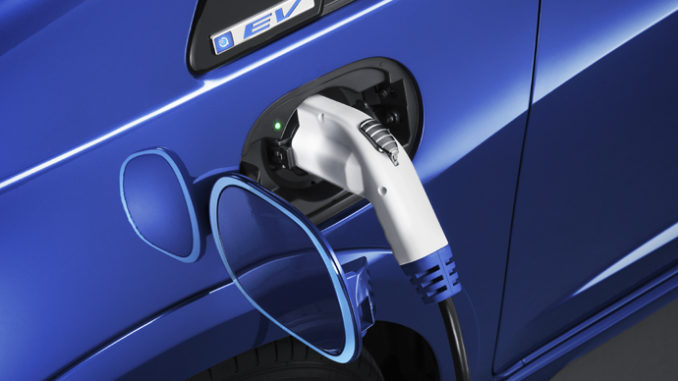honda-fit-ev-plug