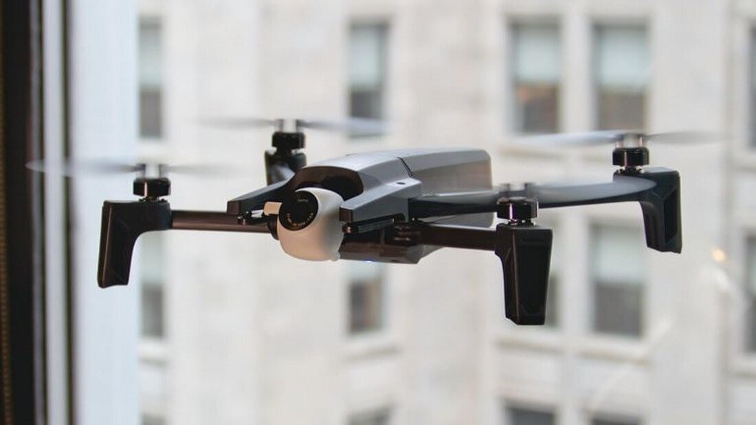 Drona Anafi 4k Parrot se poate împacheta într-o fracțiune din dimensiunea normală