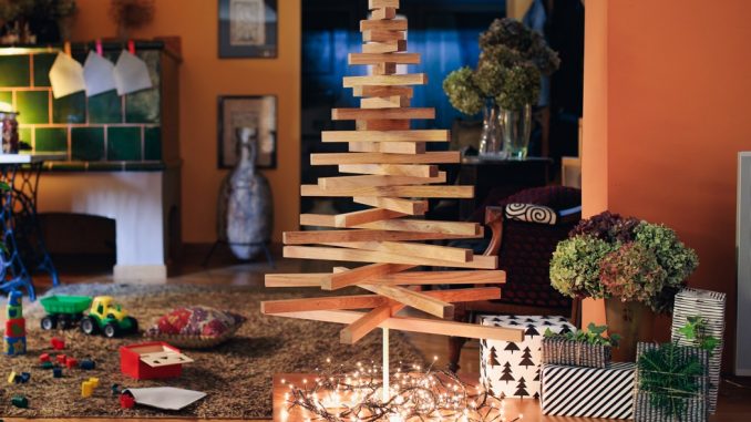 yelka_minimalist_christmas_tree_01