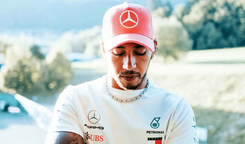 Campionul vegan de Formula 1, Lewis Hamilton îndeamnă 13 milioane de fani să nu mai cumpere piele