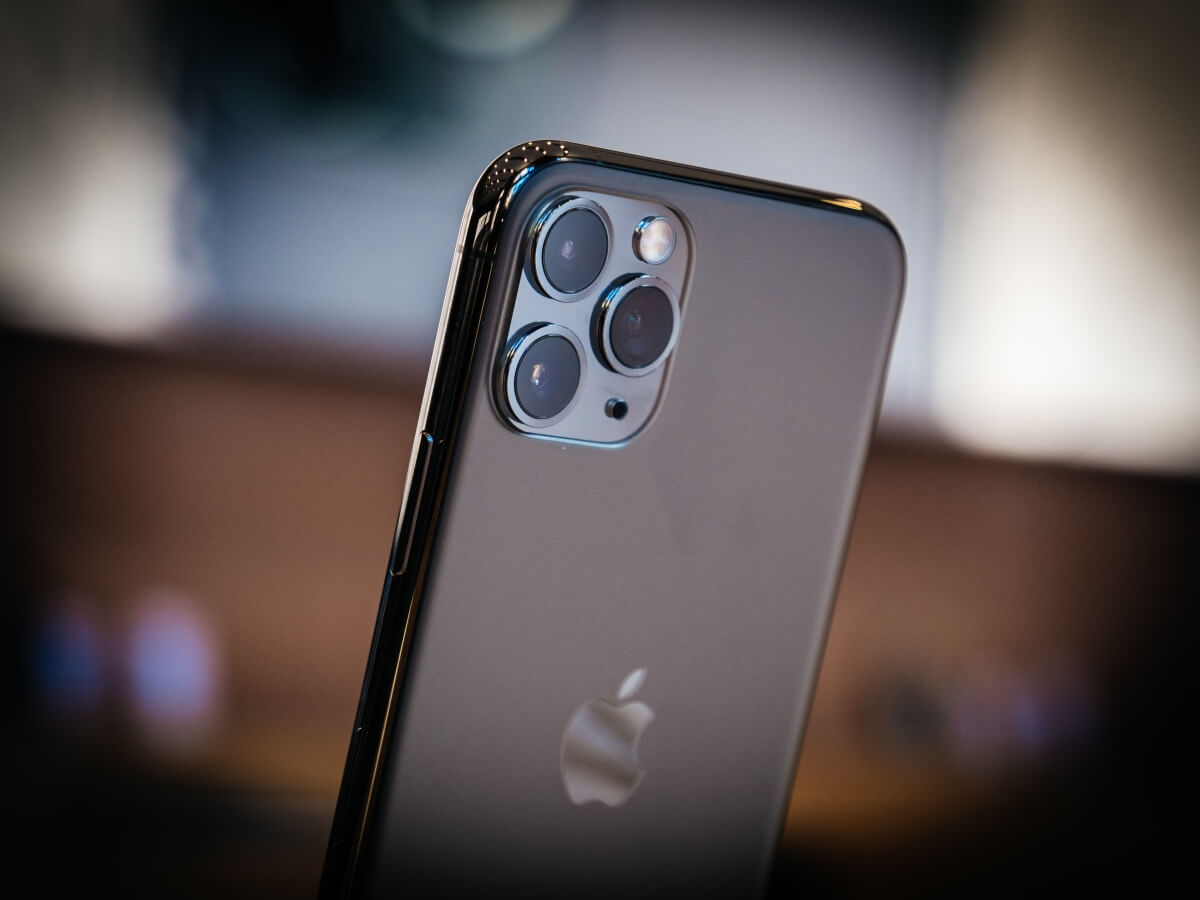 Inginerii dezvoltă lentile pentru camerele smartphone care sunt de 1.000 de ori mai subțiri decât lentilele convenționale