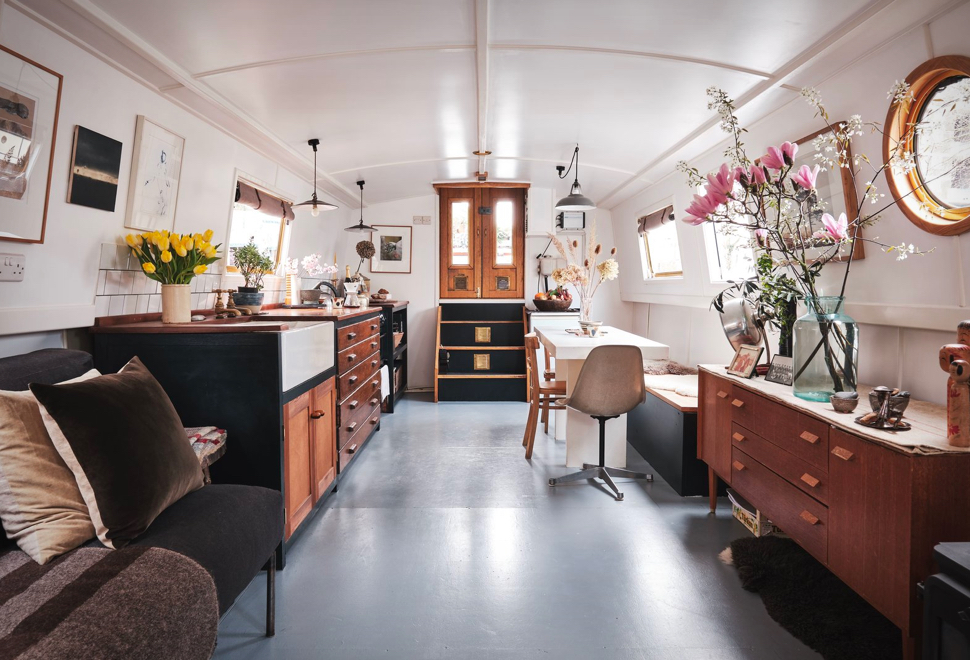 chinampa-houseboat