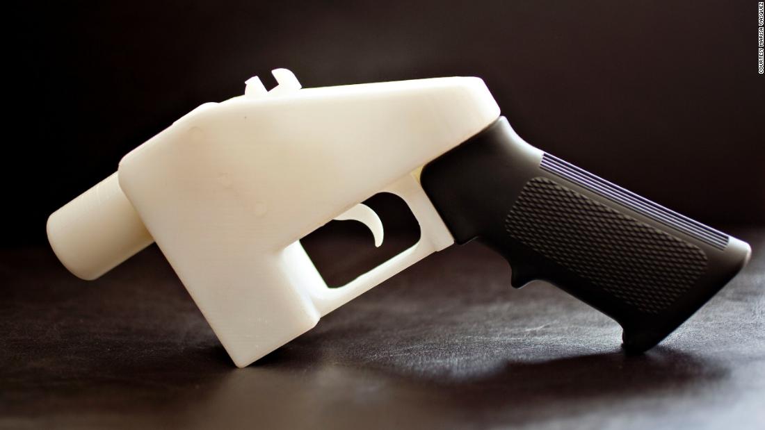 Student condamnat la 3 ani de închisoare pentru că și-a construit un pistol cu o imprimată 3D