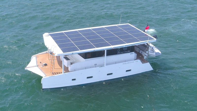Iahtul de 500.000$ poate traversa orice Ocean doar cu energie solară