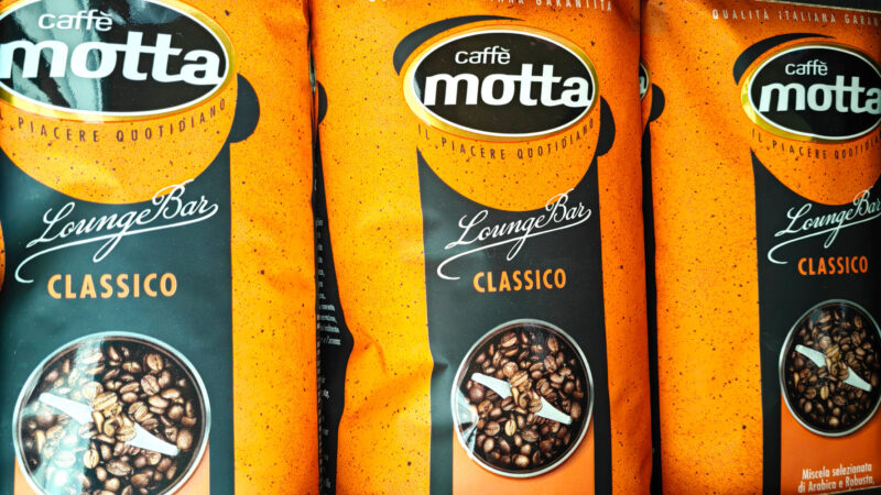 Distribuitor cafea Motta în România